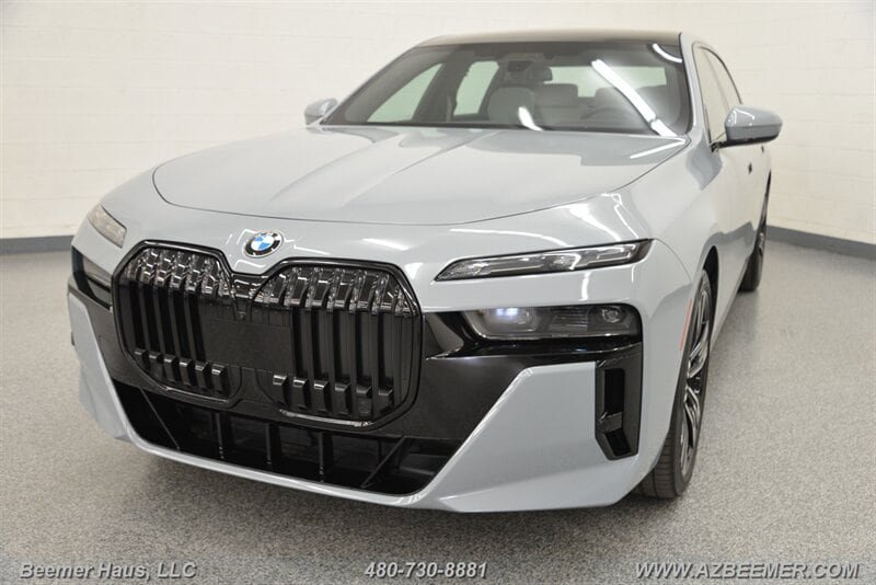 Used 2023 BMW 760i xDrive w/ Executive Package AWD/4WD image 1