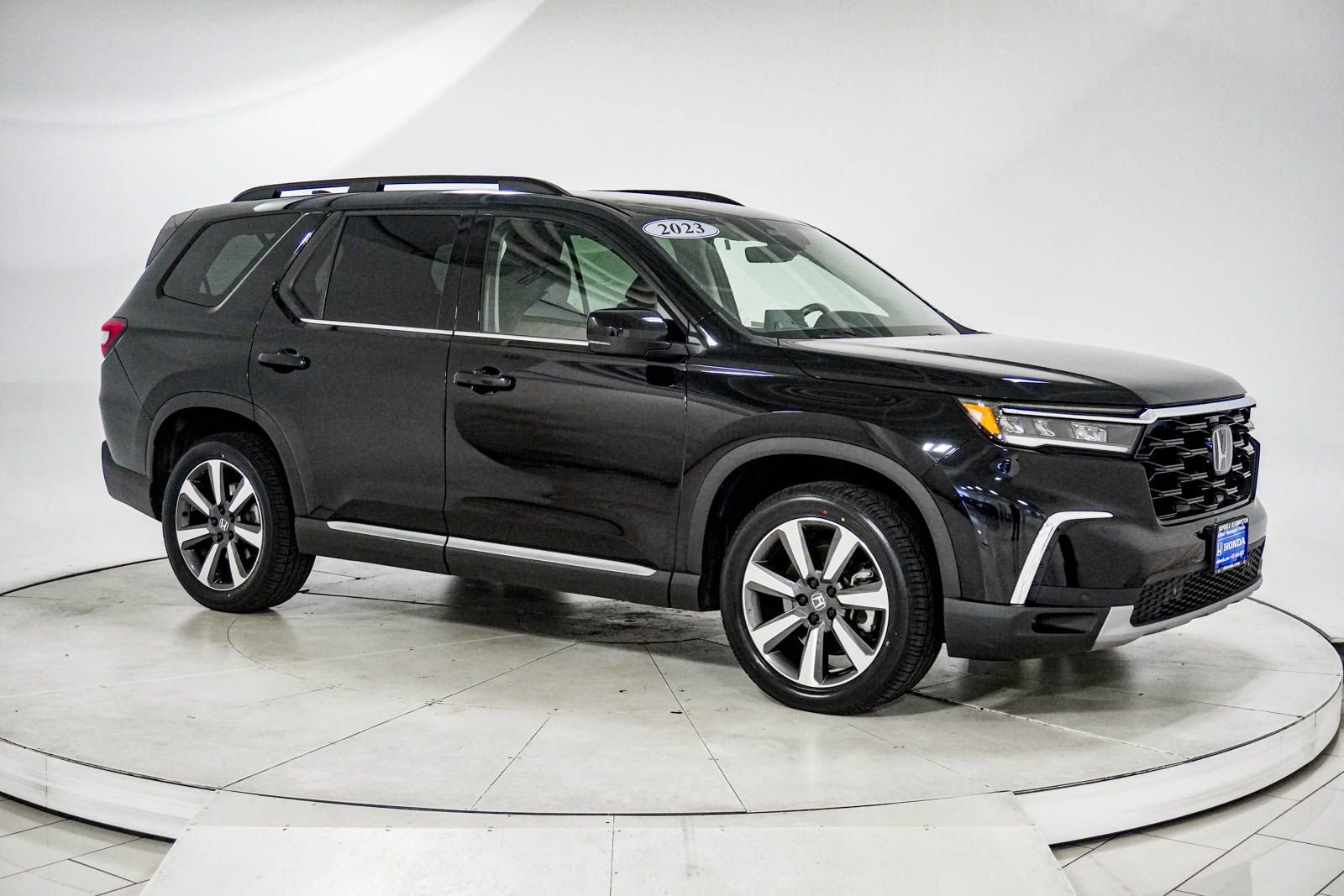 Used 2023 Honda Pilot Touring image 12
