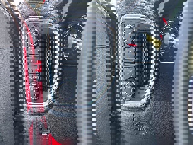 Used 2022 Chevrolet Silverado 2500 LT w/ Convenience Package image 16