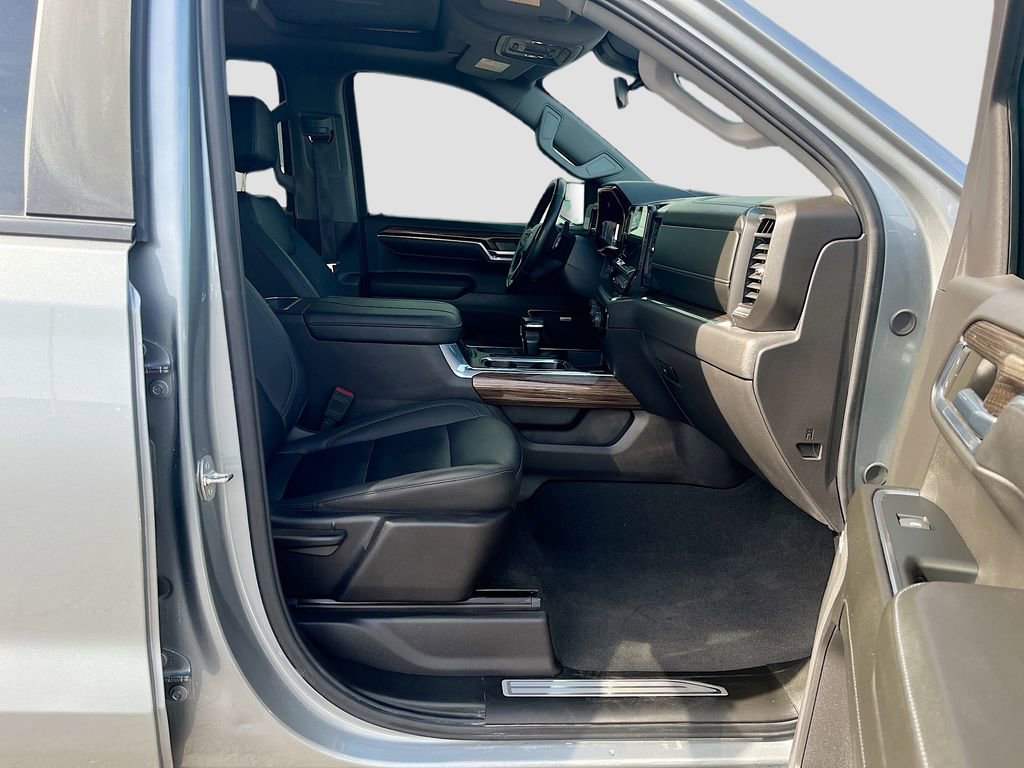 Used 2024 Chevrolet Silverado 1500 LT Trail Boss w/ Convenience Package II image 29