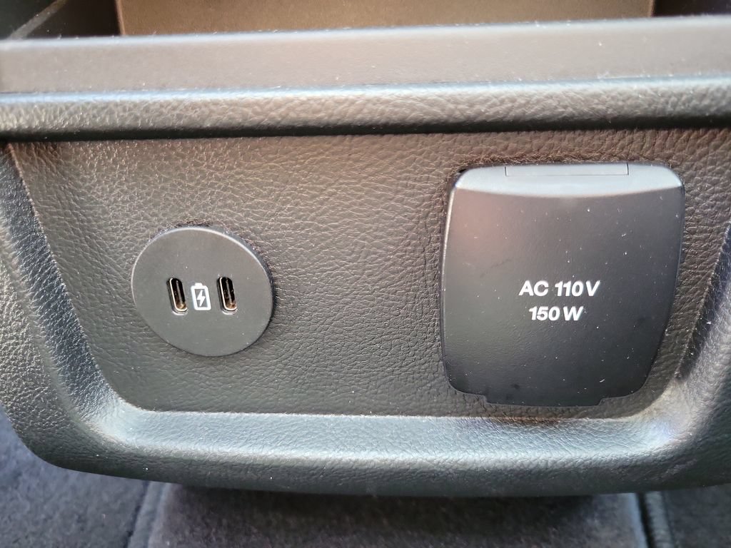 Used 2024 Ford Edge Titanium w/ Equipment Group 301A AWD/4WD image 16