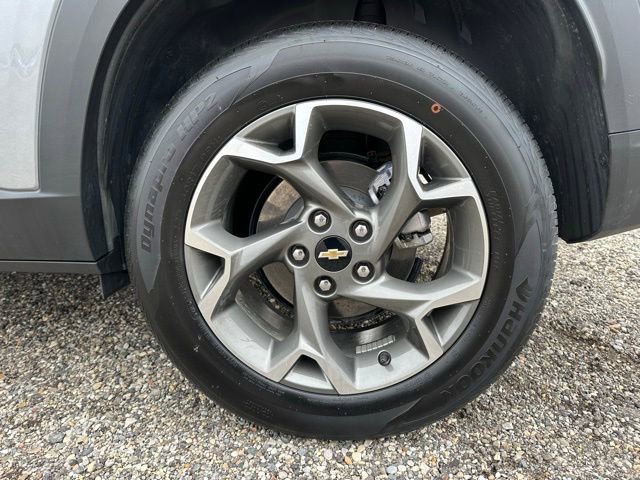 Used 2025 Chevrolet Trax LT image 4