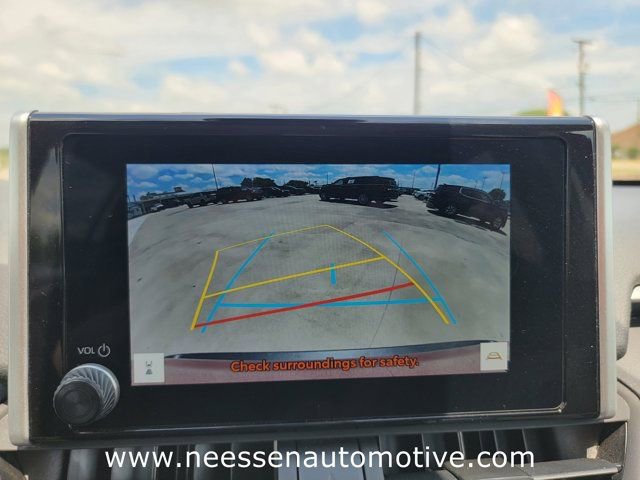 Used 2024 Toyota RAV4 LE AWD/4WD image 24