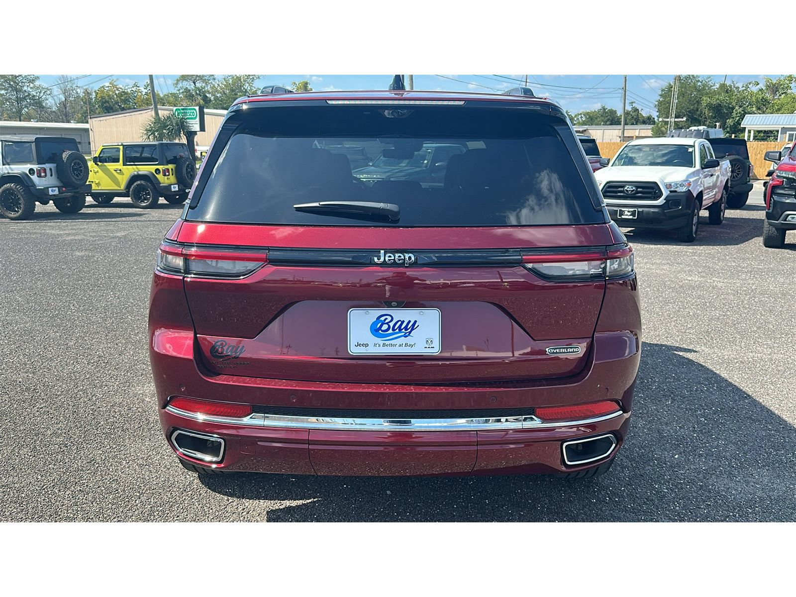 Used 2023 Jeep Grand Cherokee Overland w/ Adv Protech Group III RWD image 5