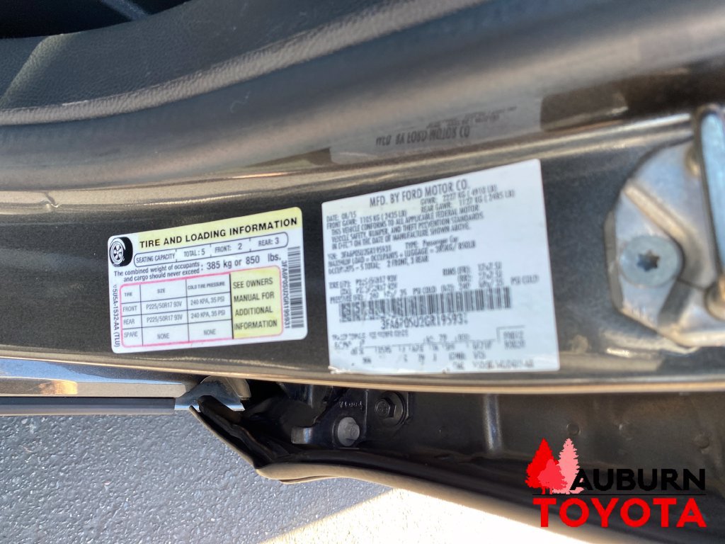 Used 2016 Ford Fusion Energi Titanium FWD image 24