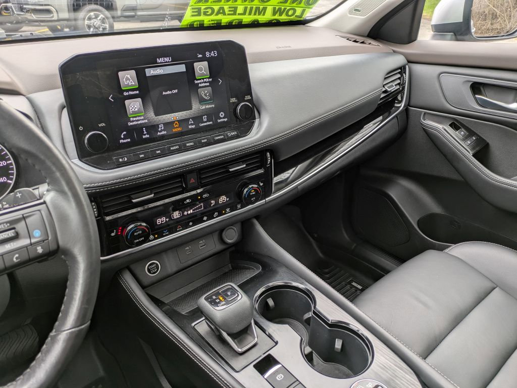 Used 2022 Nissan Rogue SL w/ SL Premium Package image 18