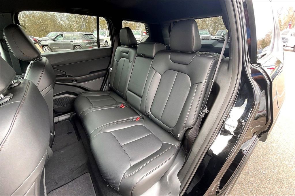 New 2026 Jeep Cherokee Laredo image 10