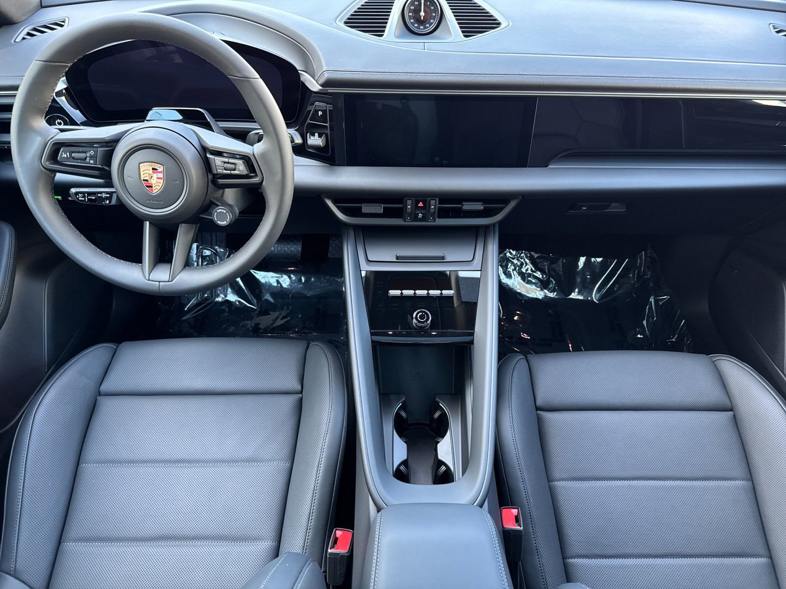 New 2026 Porsche Macan 4 Electric image 6