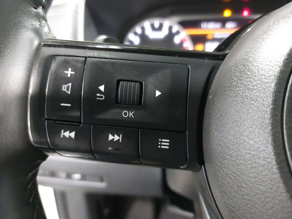 Used 2023 Nissan Rogue SV w/ SV Premium B Package image 17