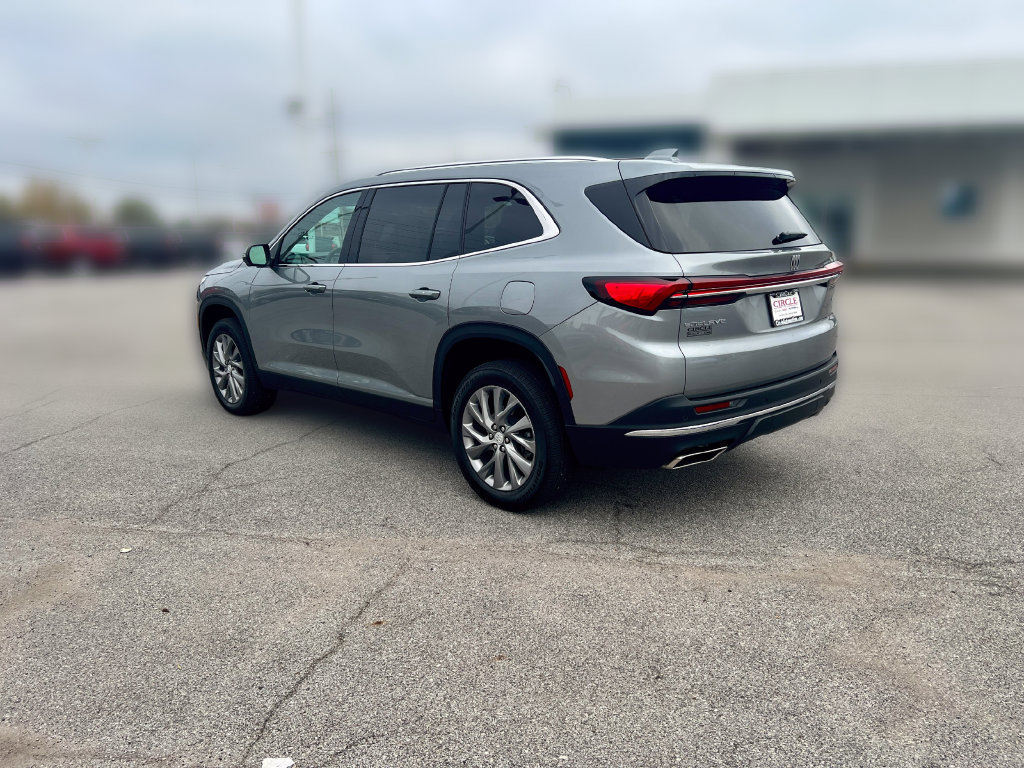 Used 2025 Buick Enclave Preferred w/ Power Package FWD image 4
