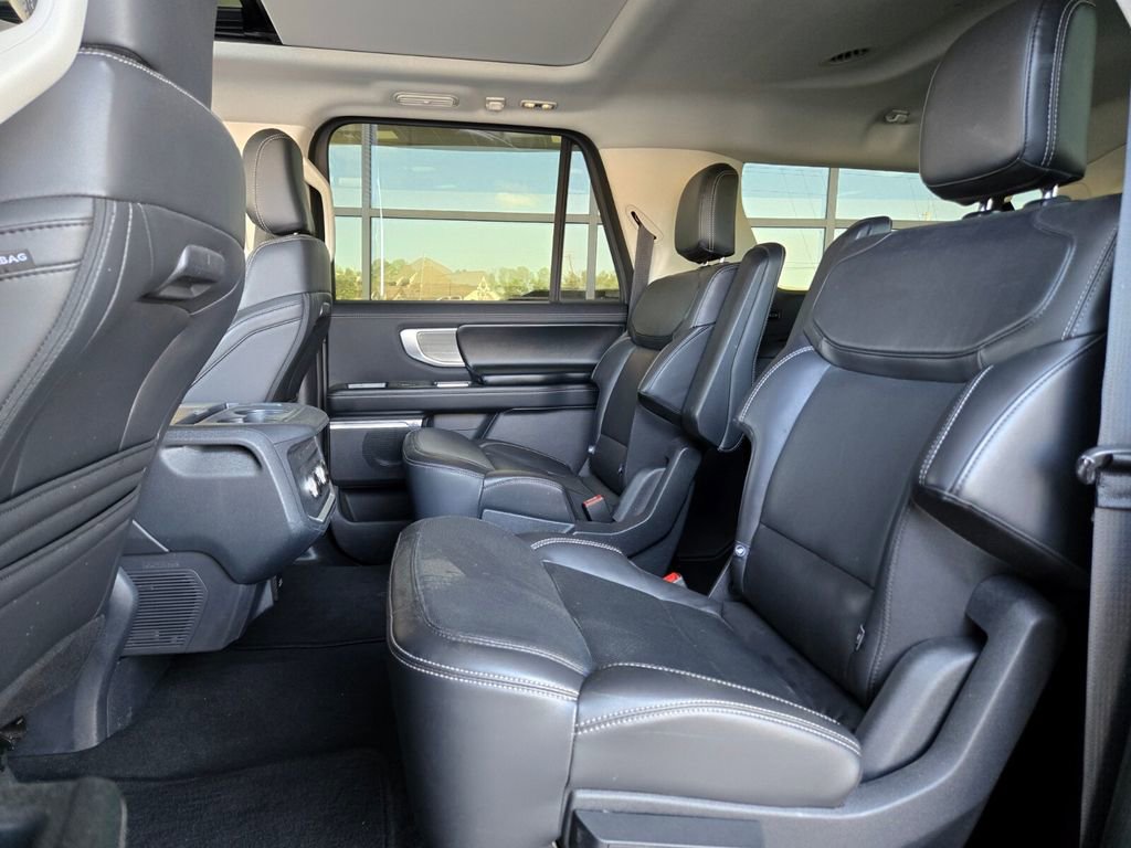 Used 2025 Ford Expedition Max Platinum AWD/4WD image 12