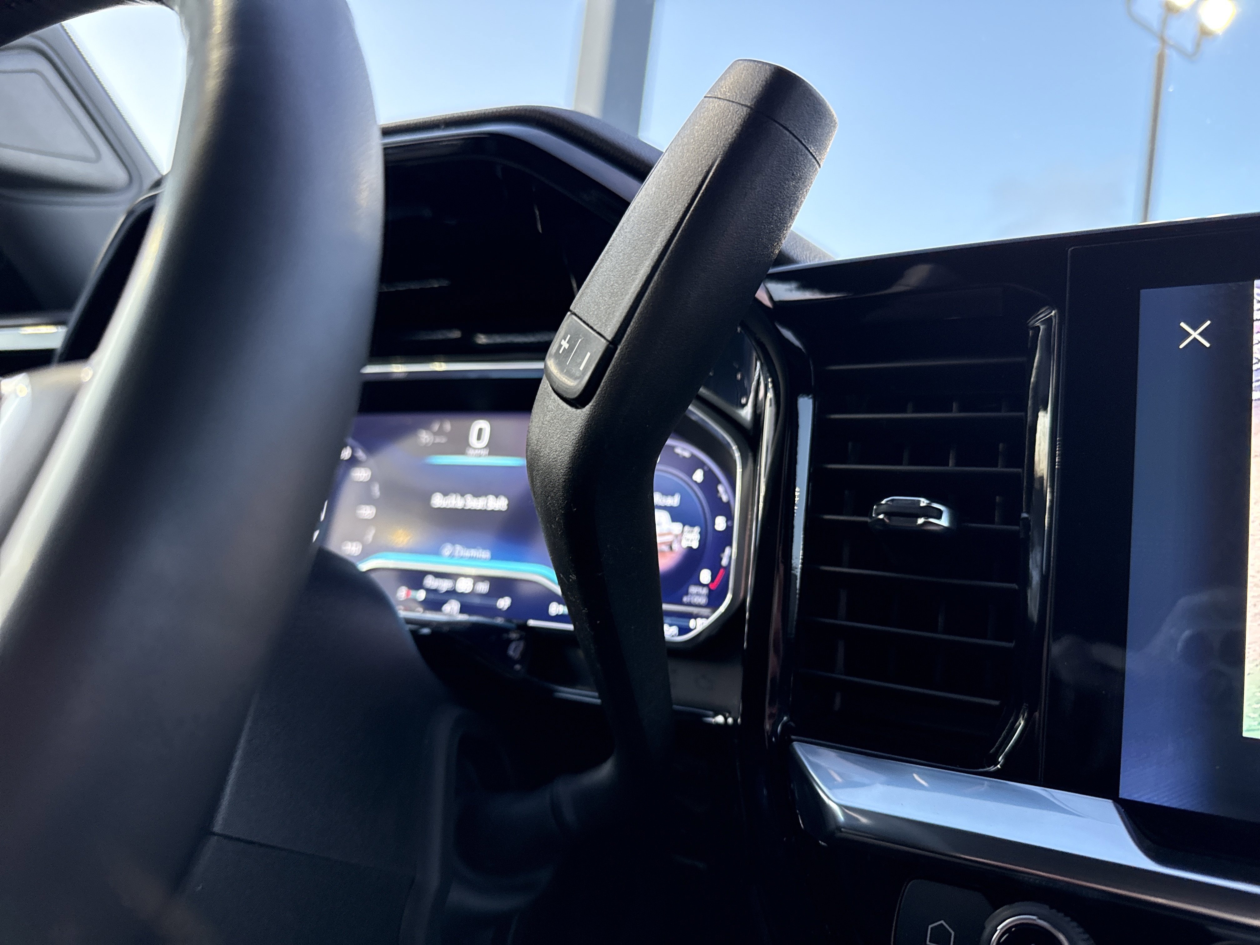 Used 2024 Chevrolet Silverado 1500 LT image 23