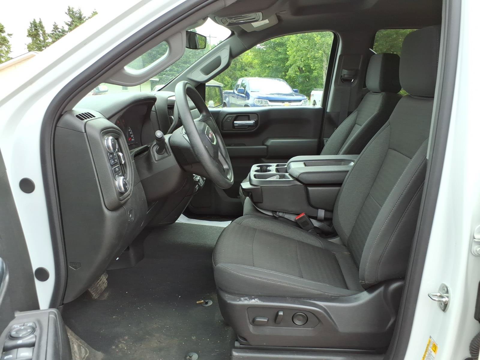 Used 2024 GMC Sierra 1500 Pro w/ Graphite Edition AWD/4WD image 10