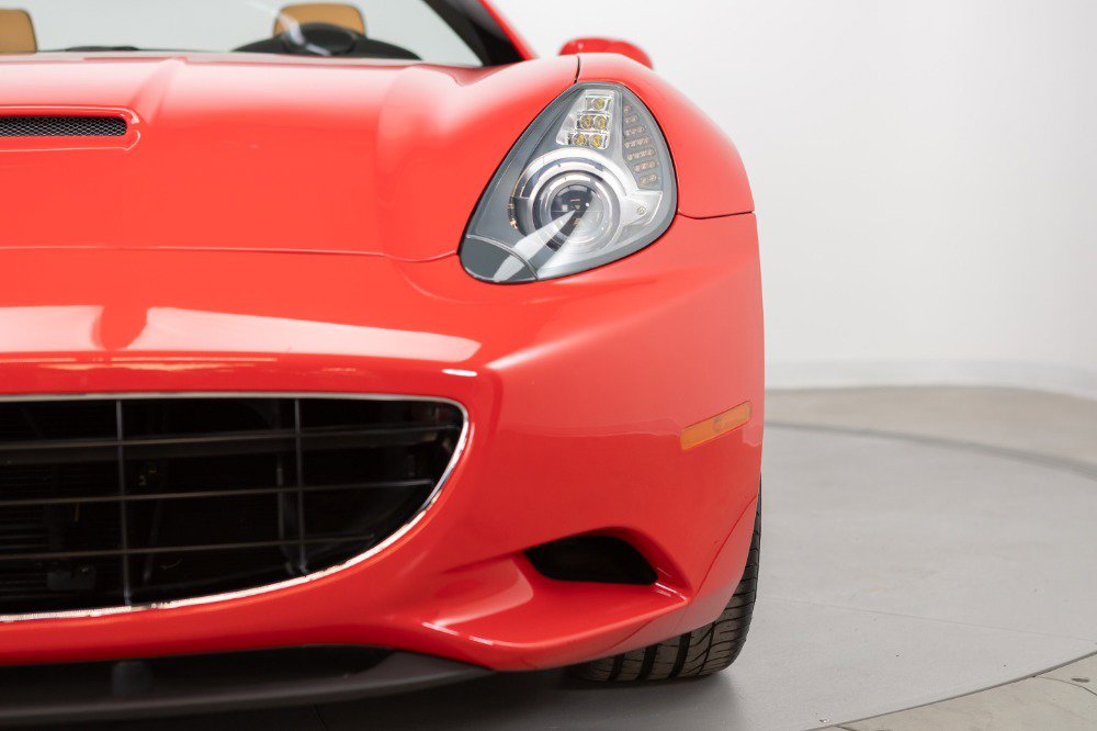 Used 2011 Ferrari California image 37
