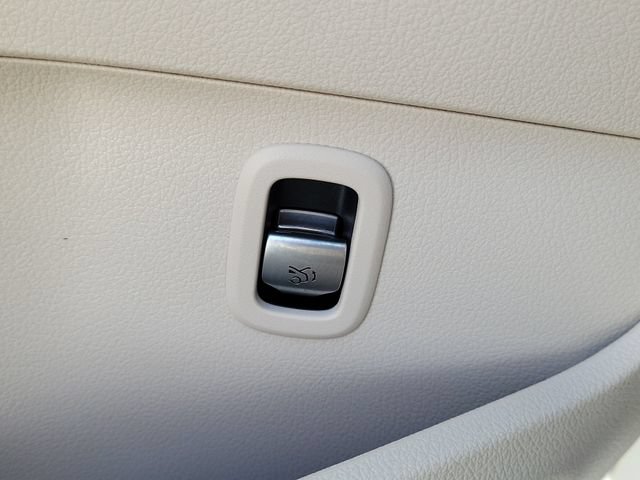 Used 2023 Mercedes-Benz C 300 Sedan image 19