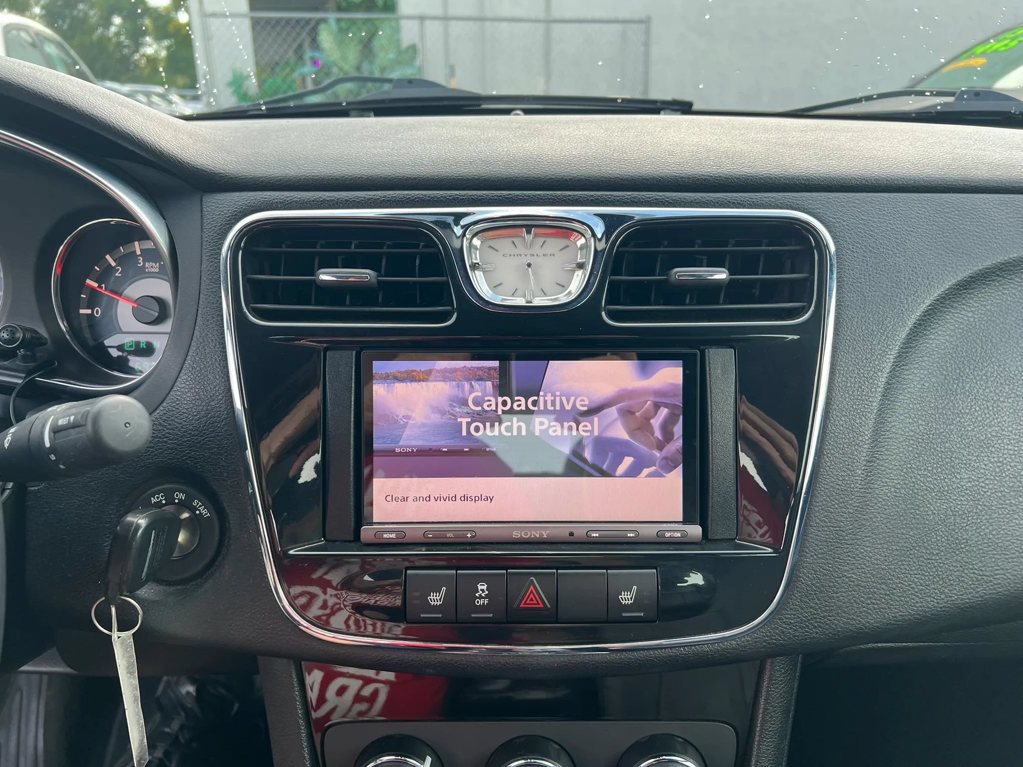 Used 2013 Chrysler 200 Limited FWD image 11