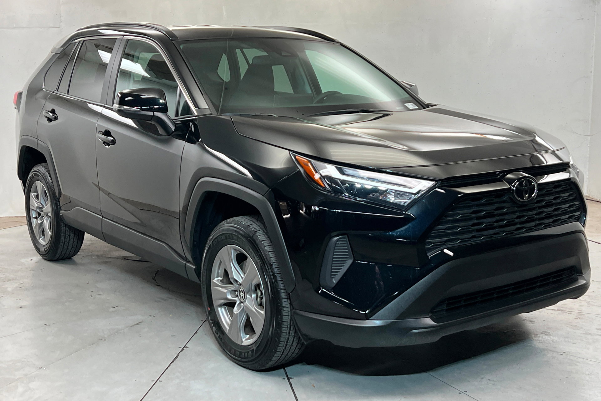 Certified 2025 Toyota RAV4 XLE AWD/4WD image 8