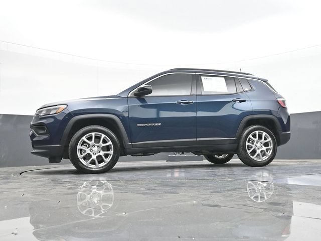 Used 2024 Jeep Compass Latitude AWD/4WD image 56