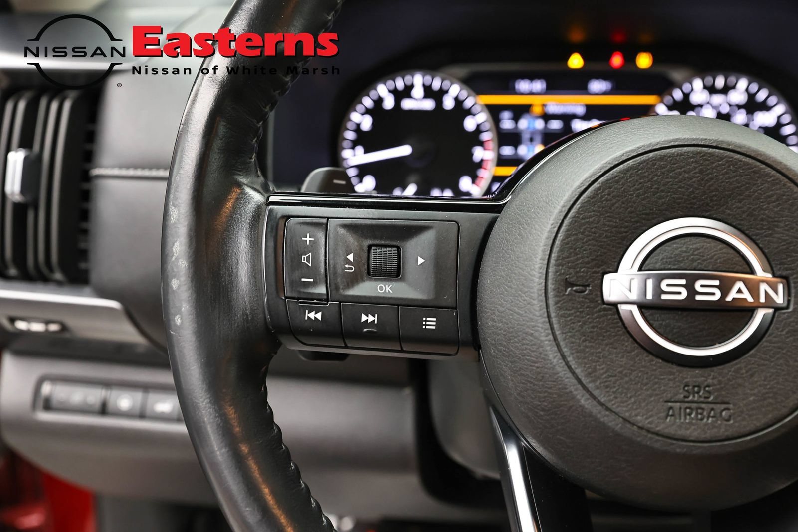 Used 2023 Nissan Pathfinder SL w/ Lighting Package (N92) AWD/4WD image 15