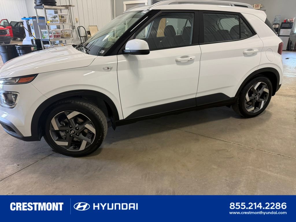 Used 2026 Hyundai Venue SEL FWD image 3