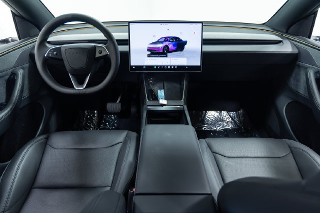 Used 2026 Tesla Model Y Long Range AWD/4WD image 17