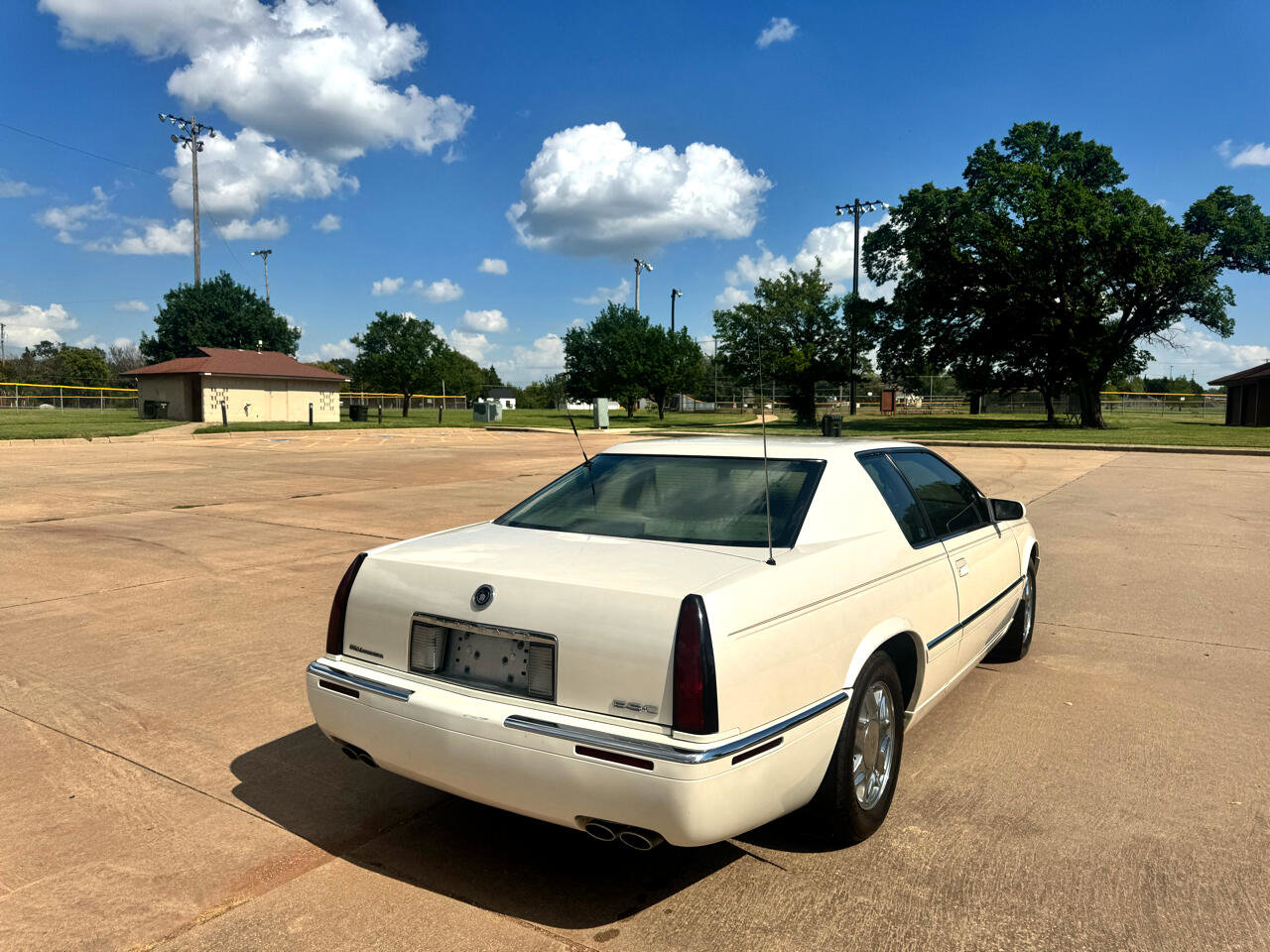 Used 2001 Cadillac Eldorado ESC w/ Comfort/Convenience Pkg image 18
