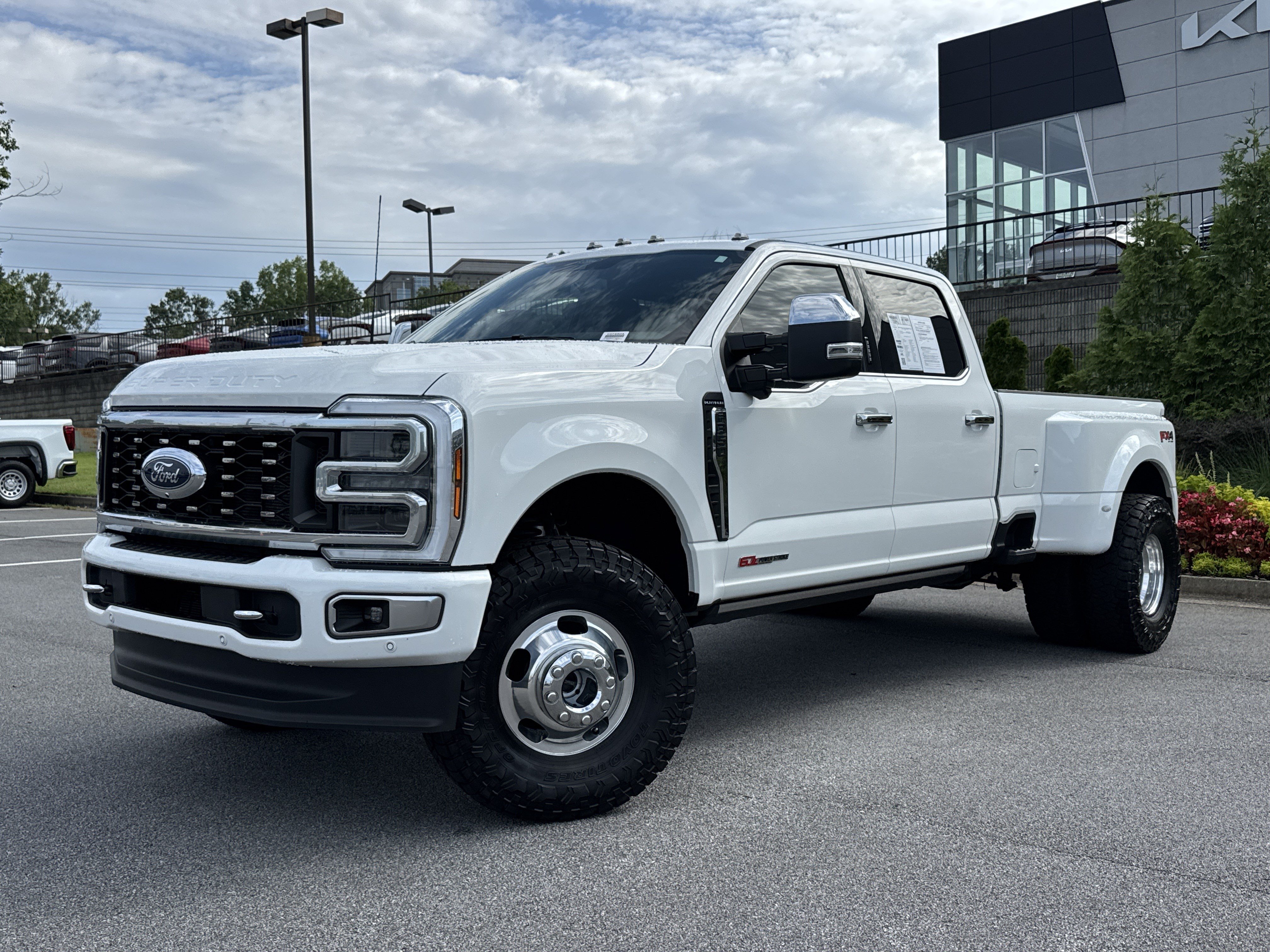 Used 2024 Ford F350 Platinum AWD/4WD image 5