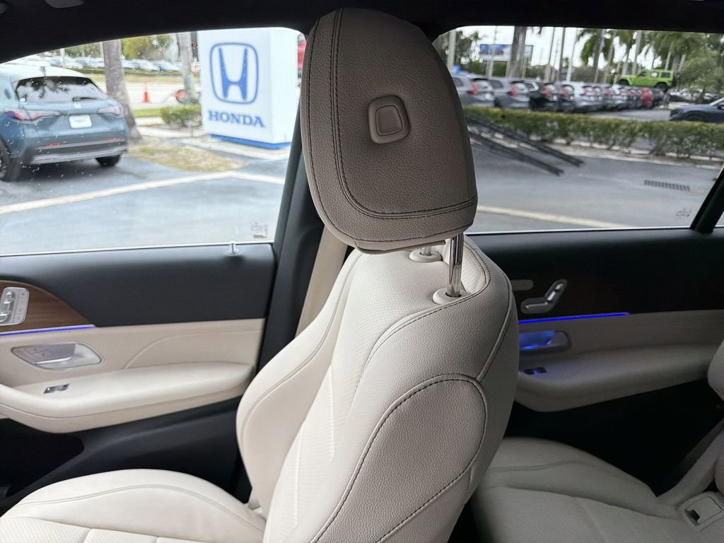 Used 2023 Mercedes-Benz GLS 450 4MATIC w/ AMG Line Exterior image 10