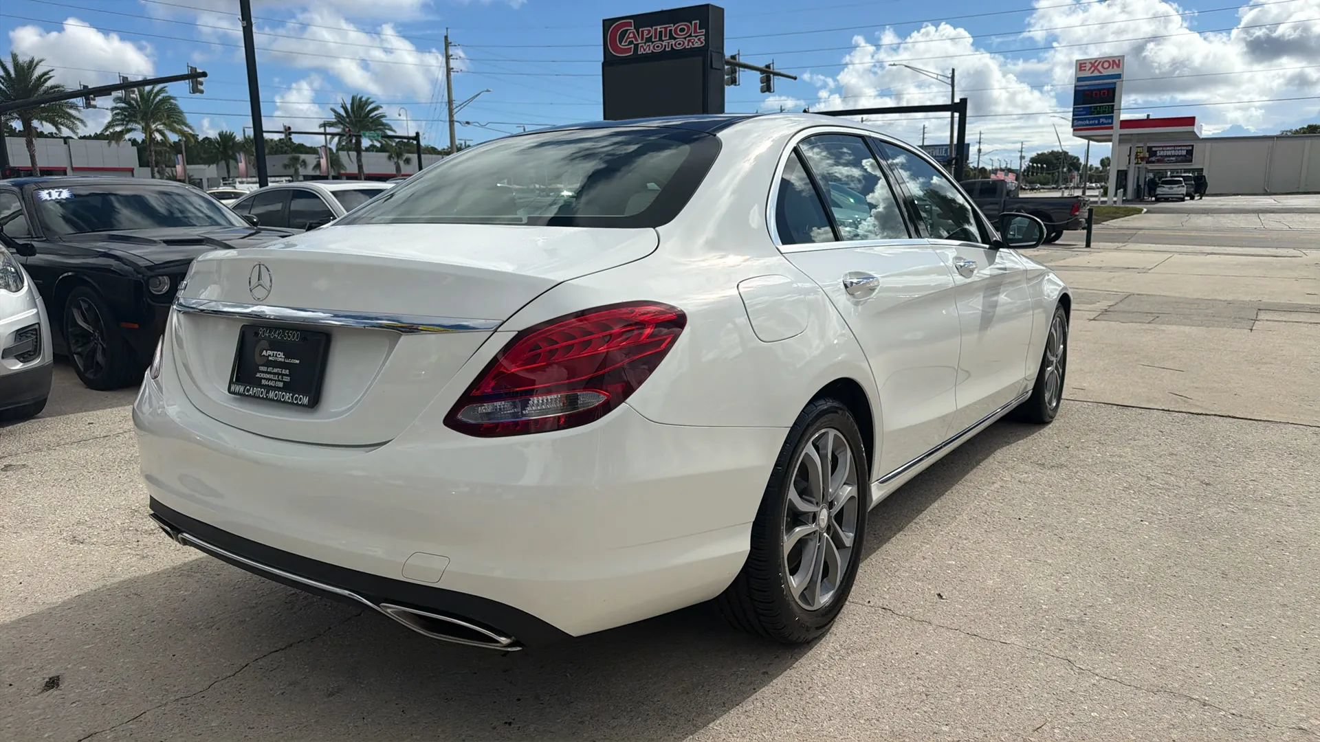 Used 2017 Mercedes-Benz C 300 Sedan image 5