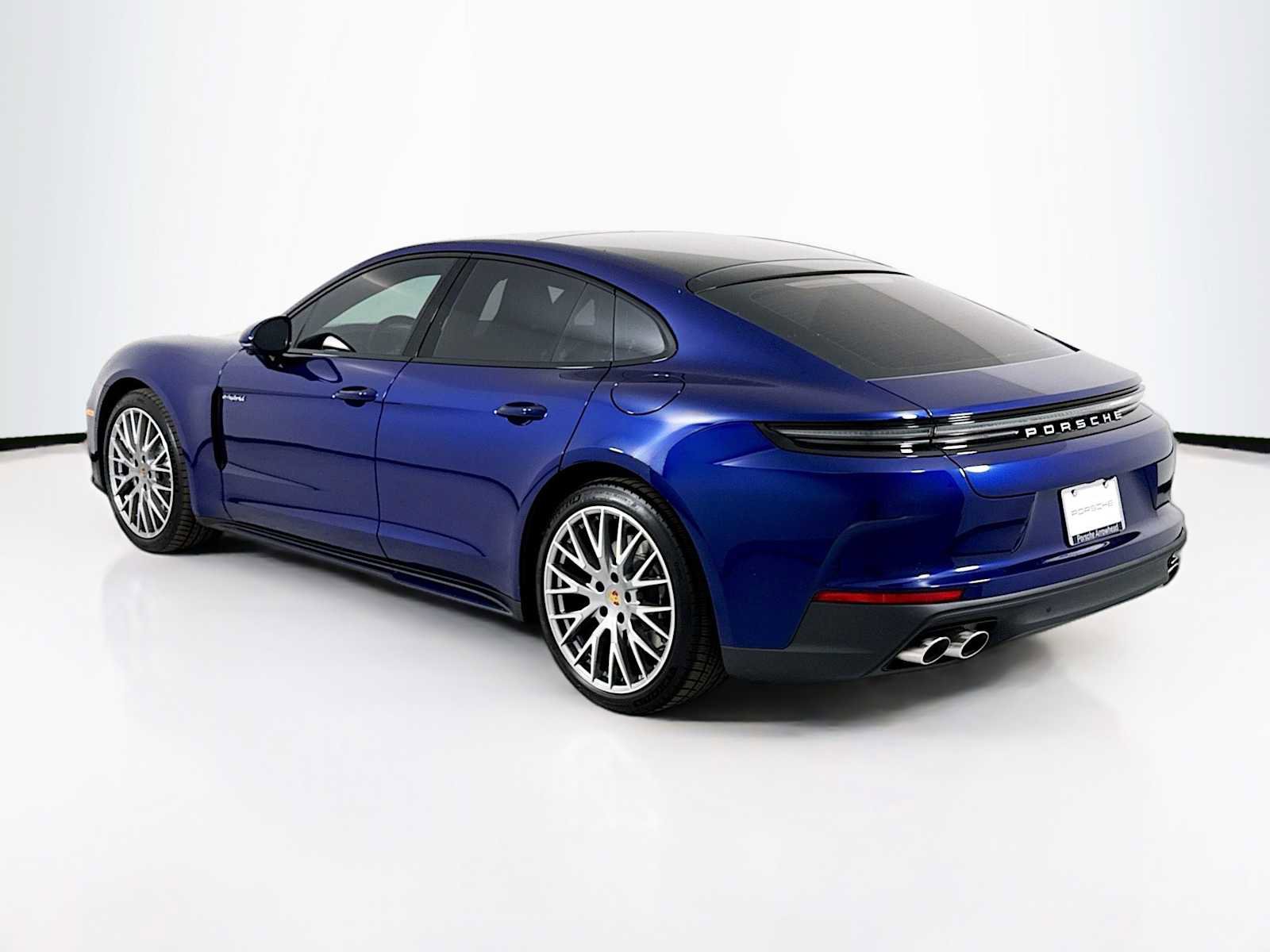 New 2026 Porsche Panamera 4 image 3