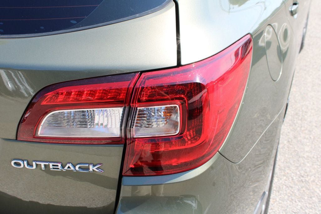 Used 2017 Subaru Outback 2.5i AWD/4WD image 11