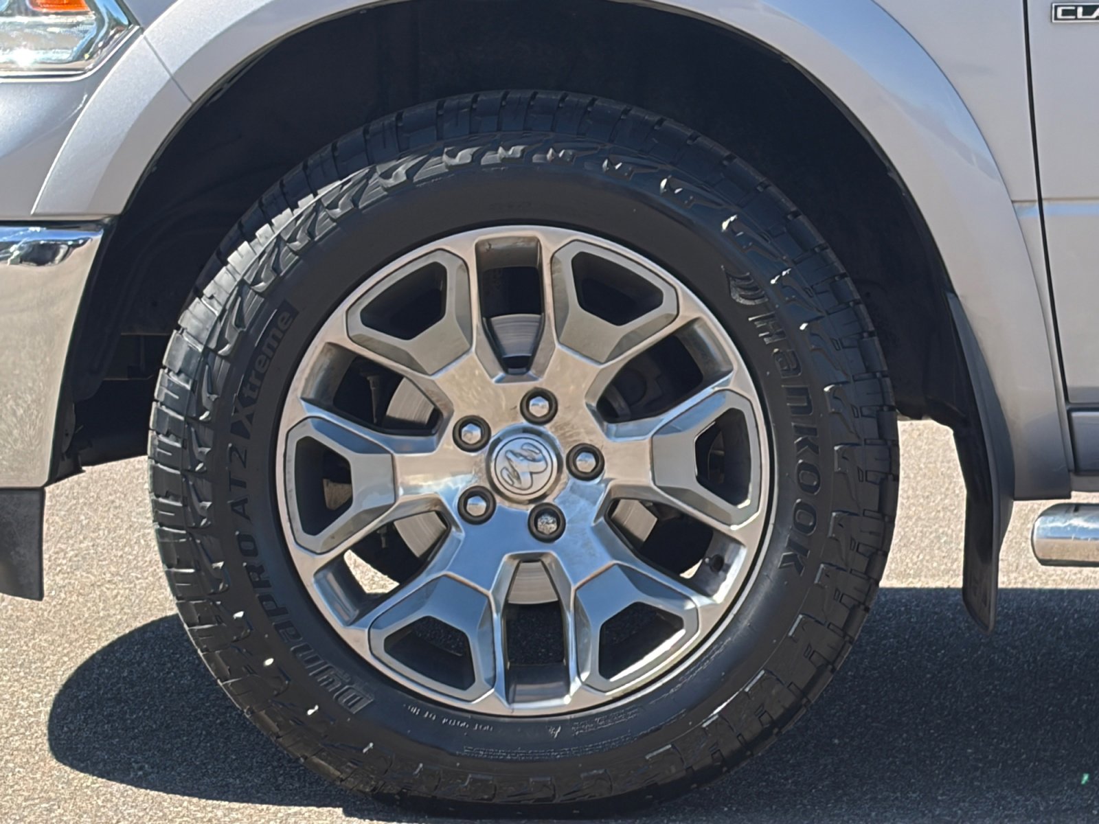 Used 2019 RAM 1500 Laramie w/ Convenience Group AWD/4WD image 11