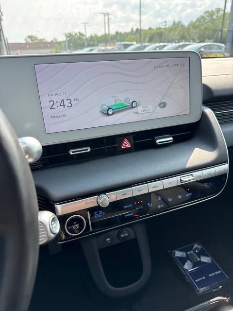 Used 2024 Hyundai Ioniq 5 Limited AWD/4WD image 2
