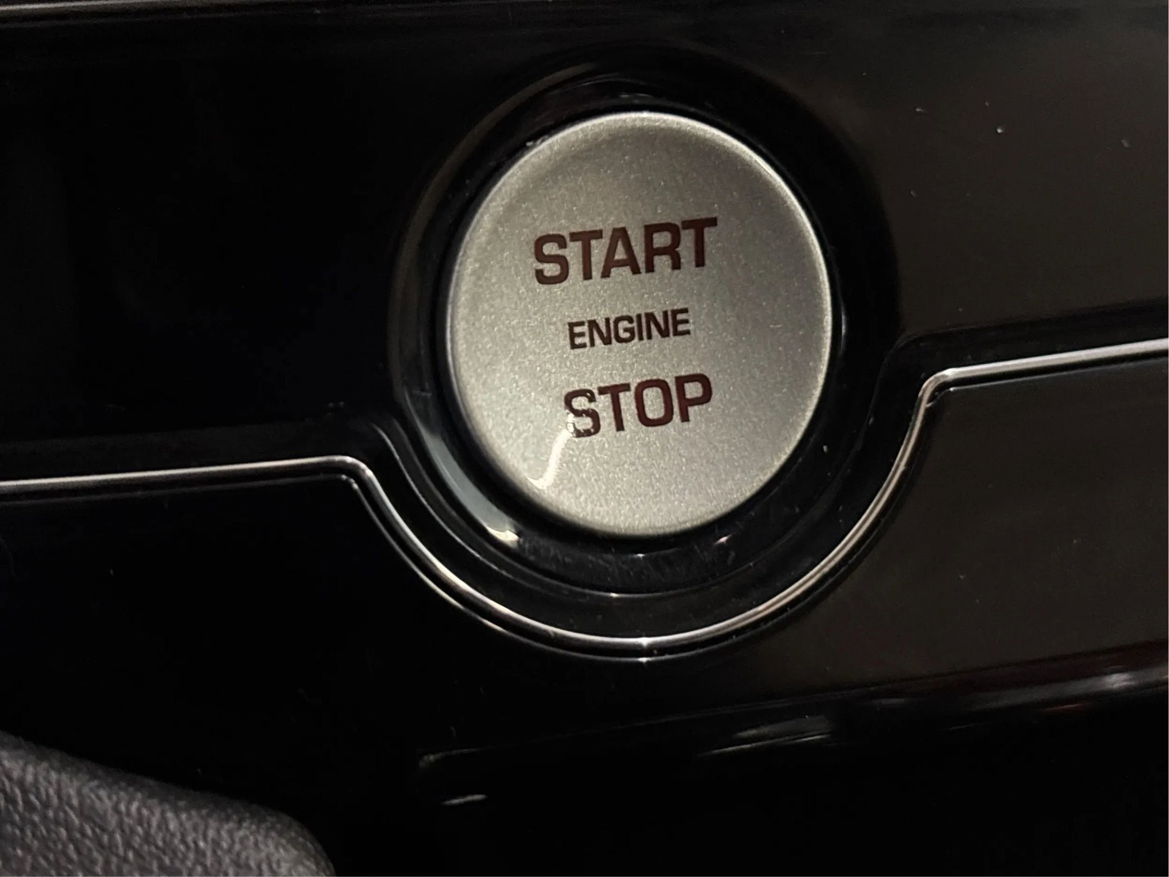 Used 2018 Jaguar F-PACE Premium image 39