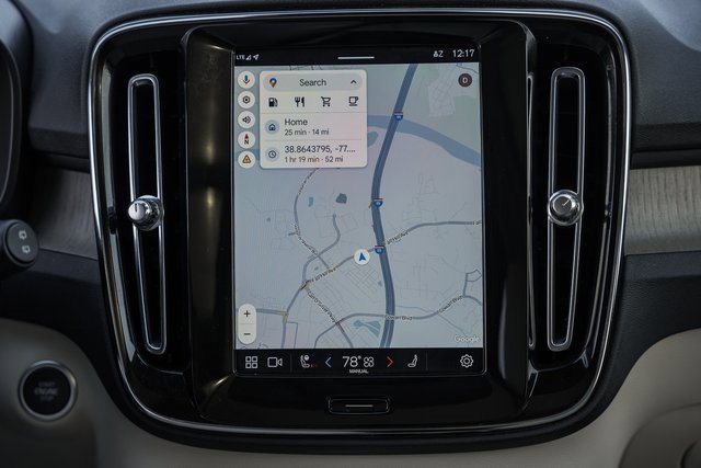 Used 2023 Volvo XC40 B5 Plus w/ Climate Package image 22