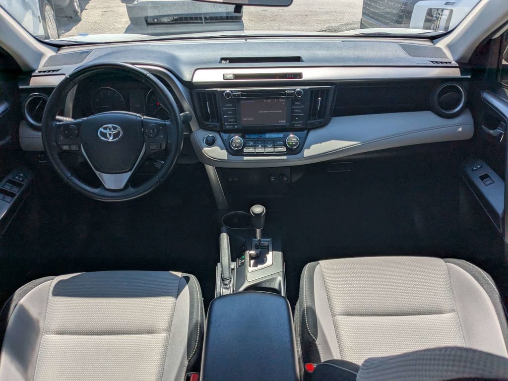 Used 2018 Toyota RAV4 XLE AWD/4WD image 13