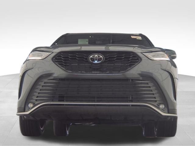 Used 2025 Toyota Highlander XSE AWD/4WD image 2