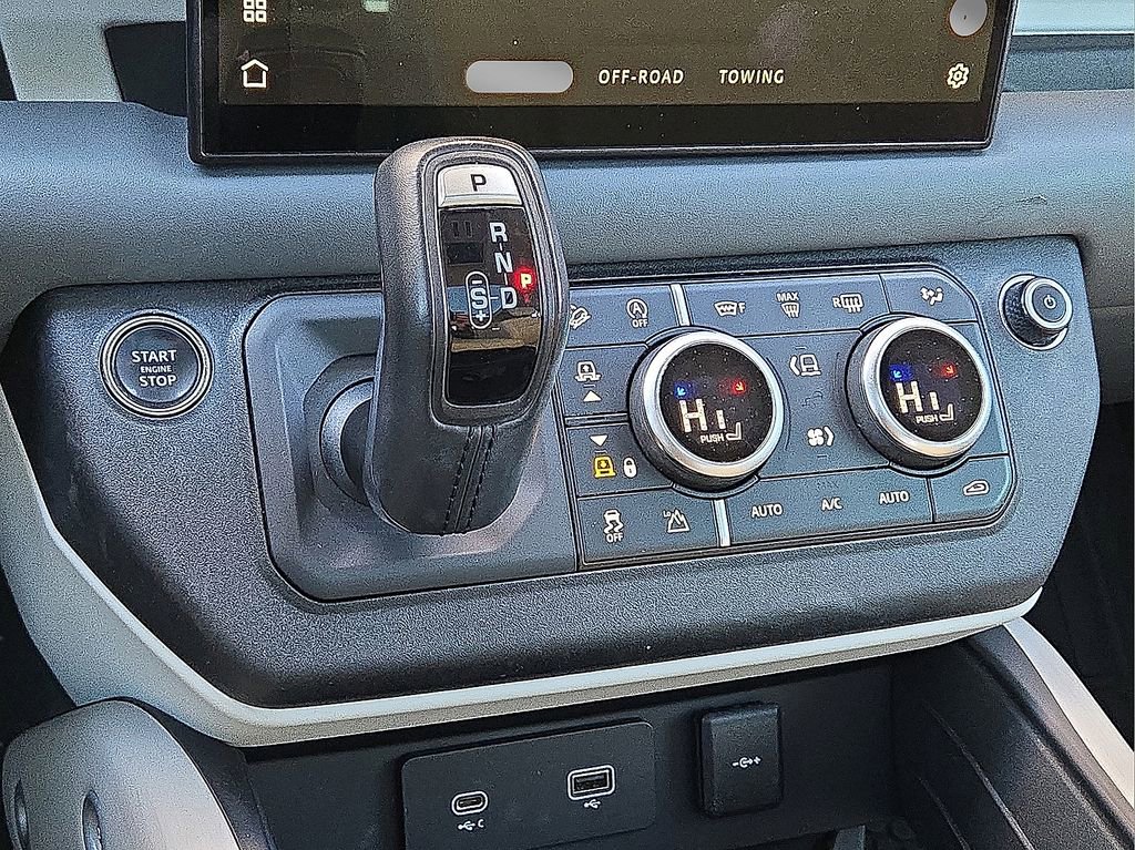 Used 2023 Land Rover Defender 130 First Edition image 28