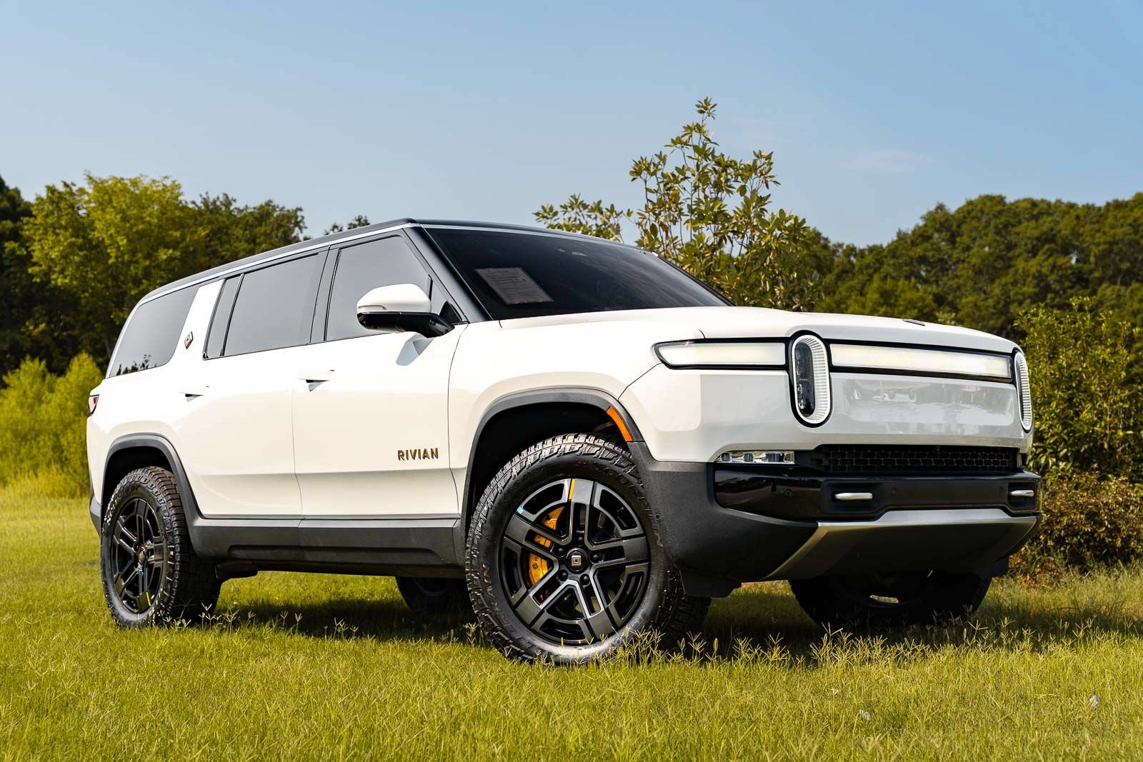 Used 2023 Rivian R1S Adventure AWD/4WD image 4