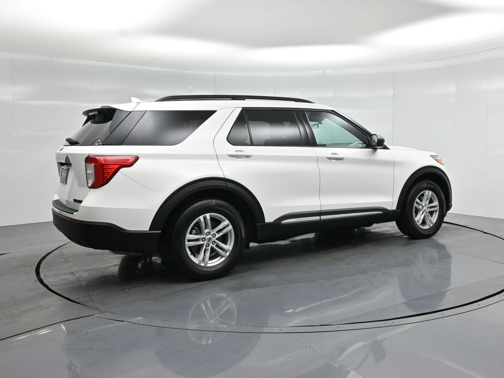 Certified 2024 Ford Explorer XLT RWD image 26