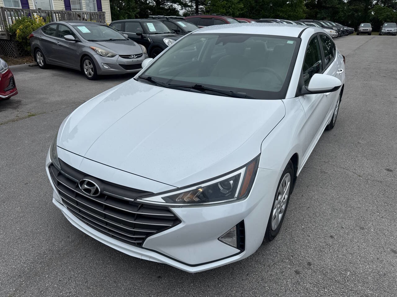 Used 2020 Hyundai Elantra SE FWD image 1