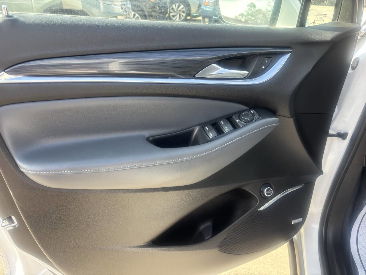 Used 2021 Buick Enclave Essence w/ Sound and Sites Package FWD image 33