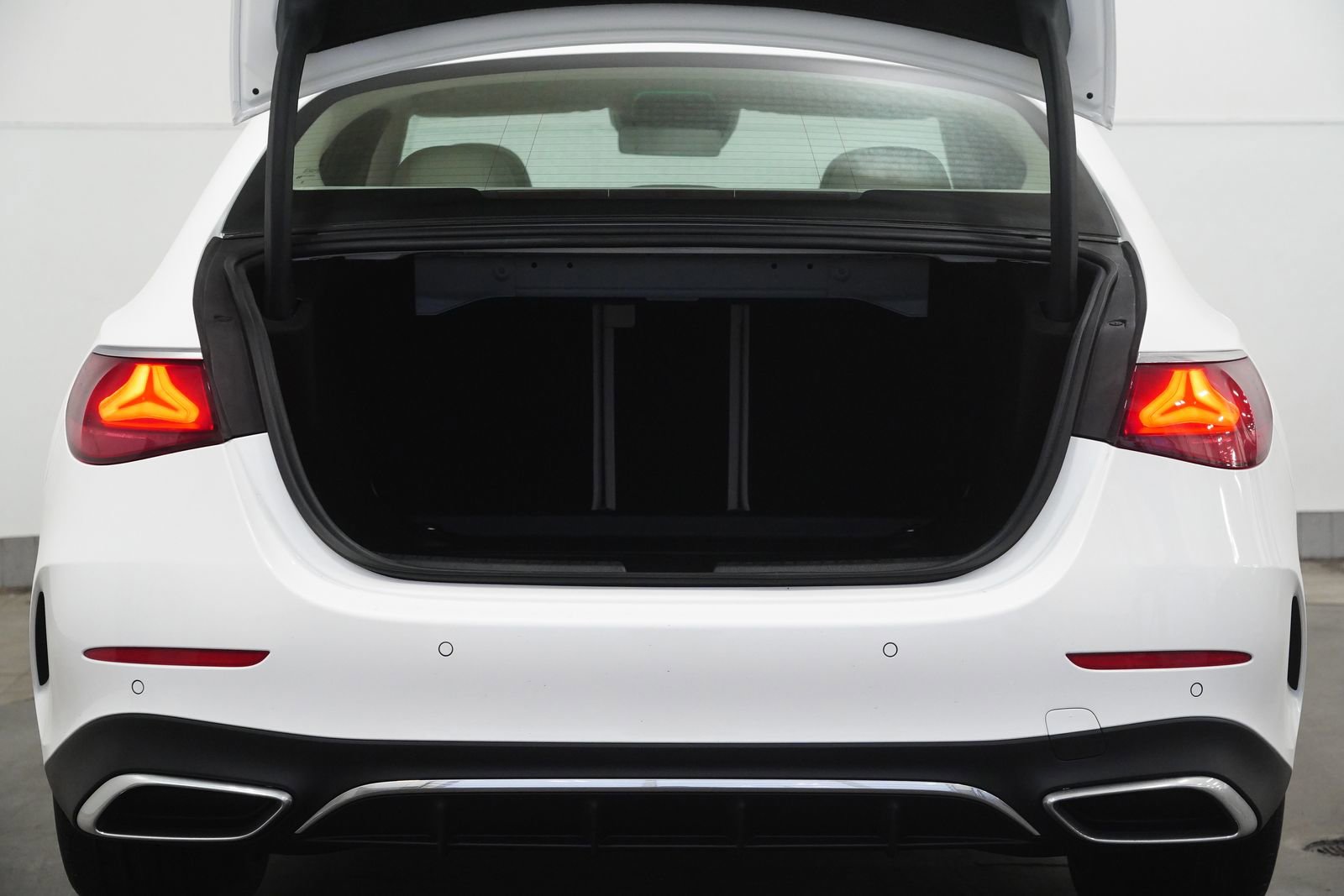 New 2026 Mercedes-Benz E 350 4MATIC Sedan image 32