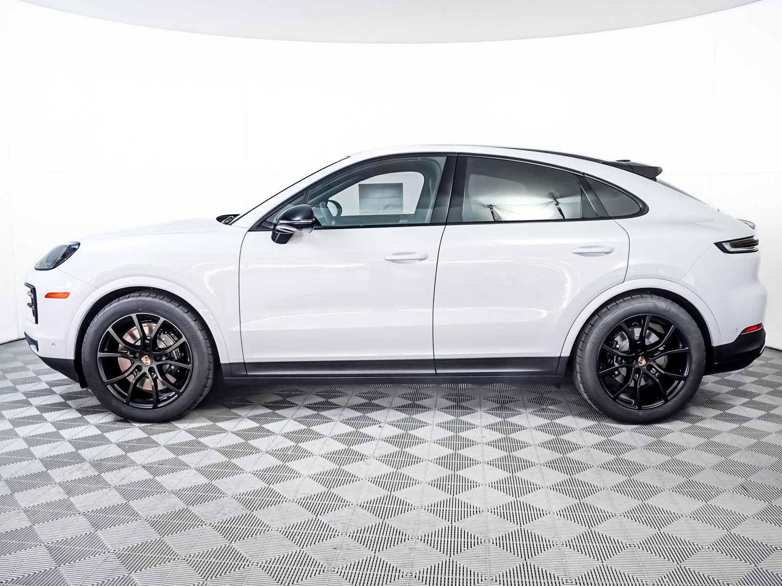 New 2026 Porsche Cayenne S image 2