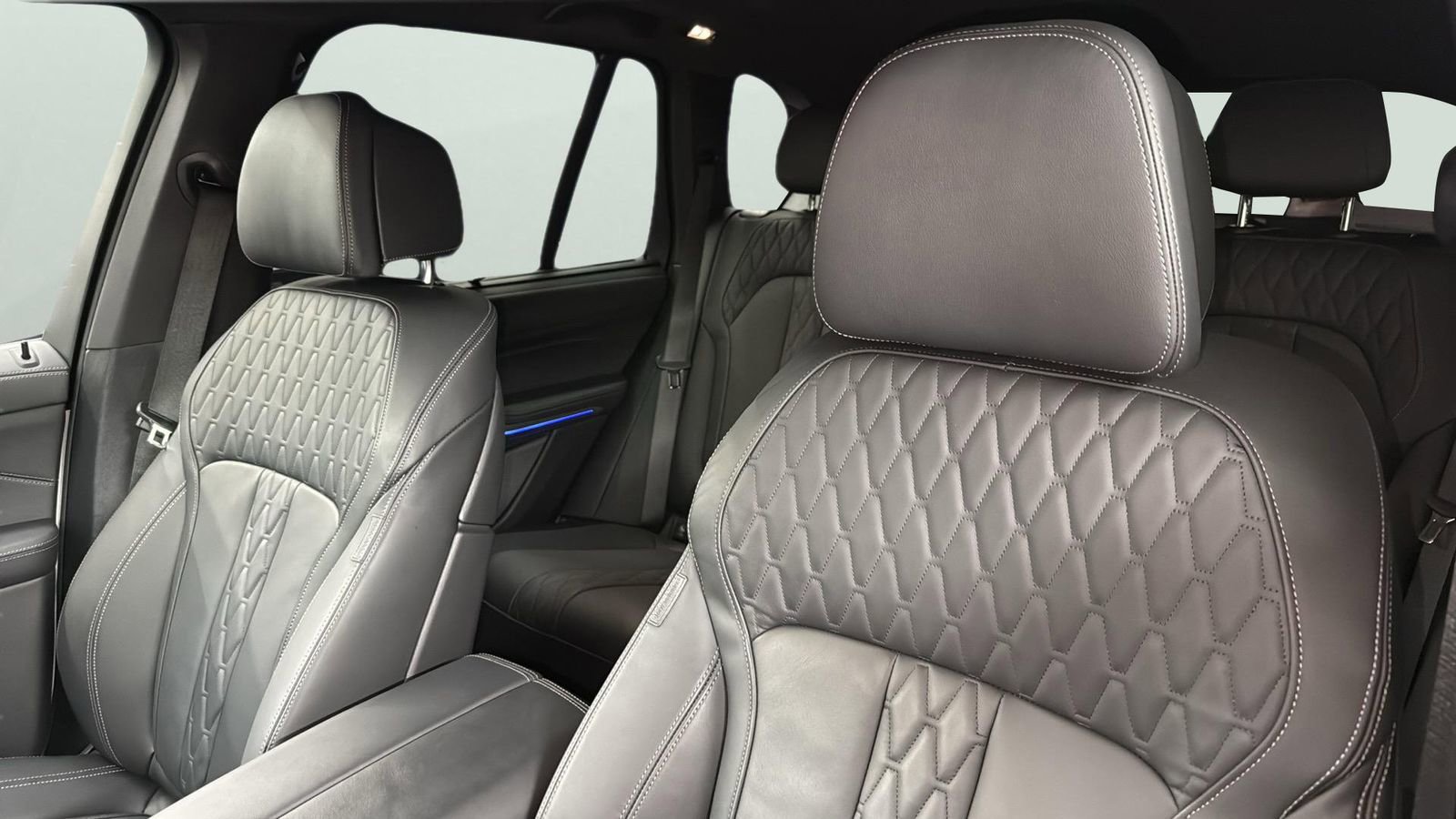 Used 2024 BMW X5 xDrive50e w/ M Sport Package image 10