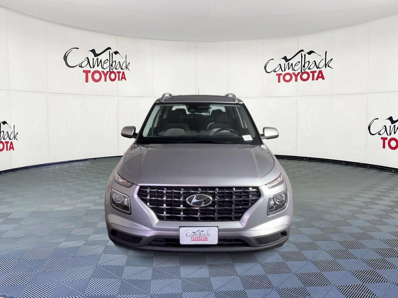 Used 2025 Hyundai Venue SEL FWD image 5