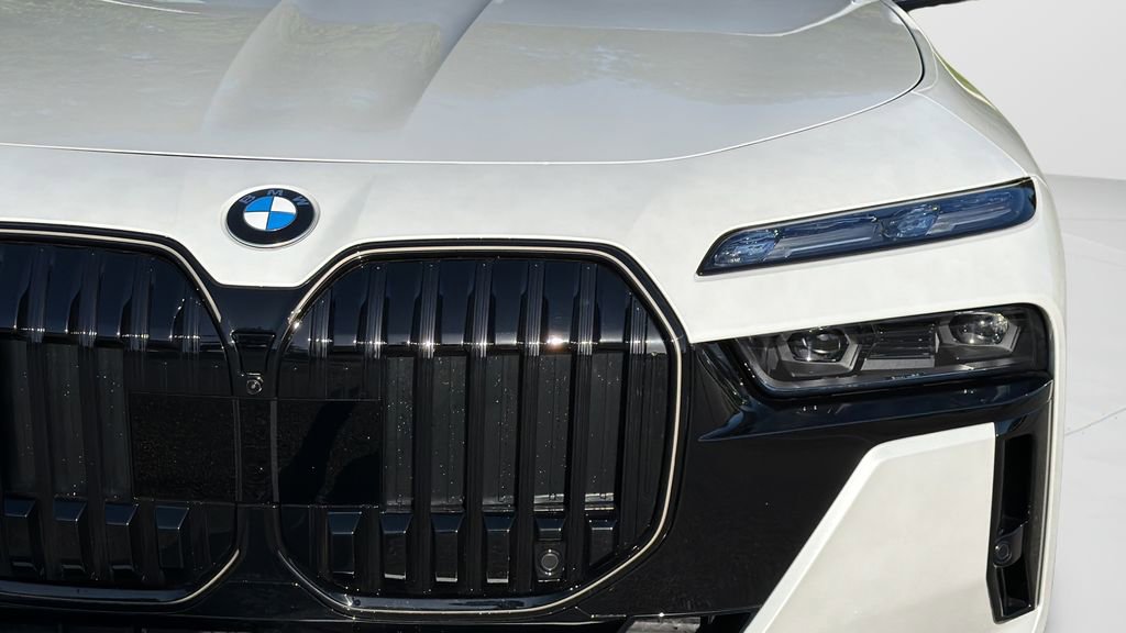 New 2026 BMW 760i xDrive image 35