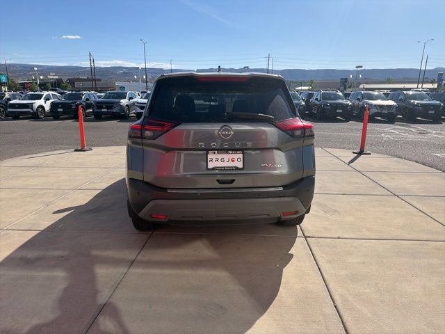 Used 2023 Nissan Rogue SV AWD/4WD image 4