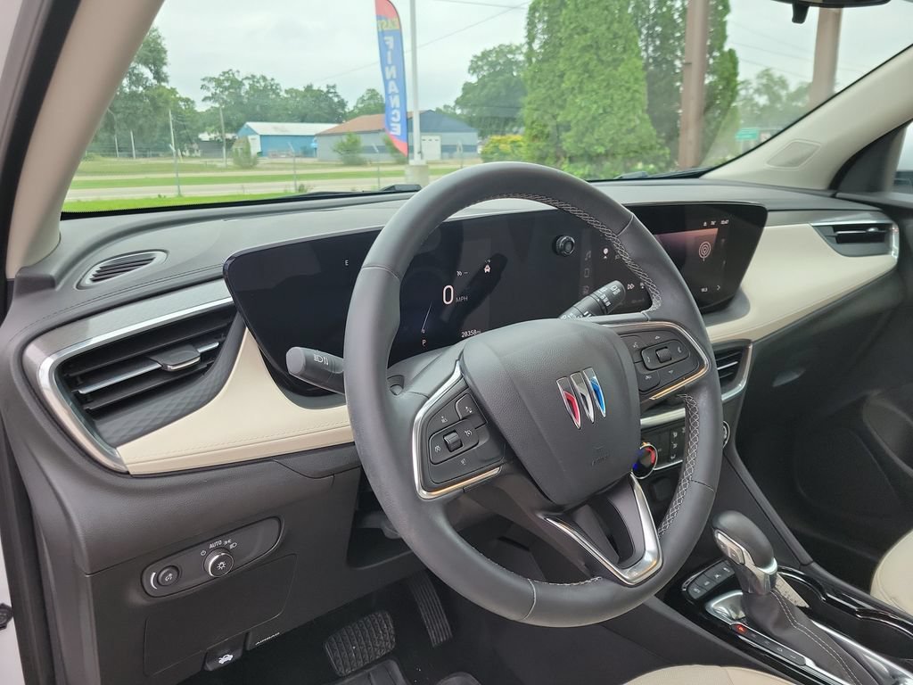 Certified 2024 Buick Encore GX Preferred AWD/4WD image 18