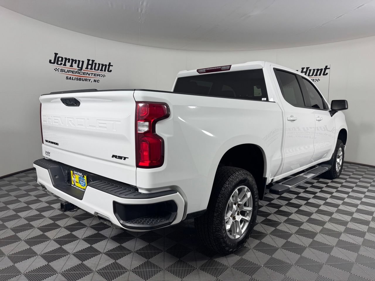 Used 2022 Chevrolet Silverado 1500 RST w/ Z71 Off-Road Package AWD/4WD image 6